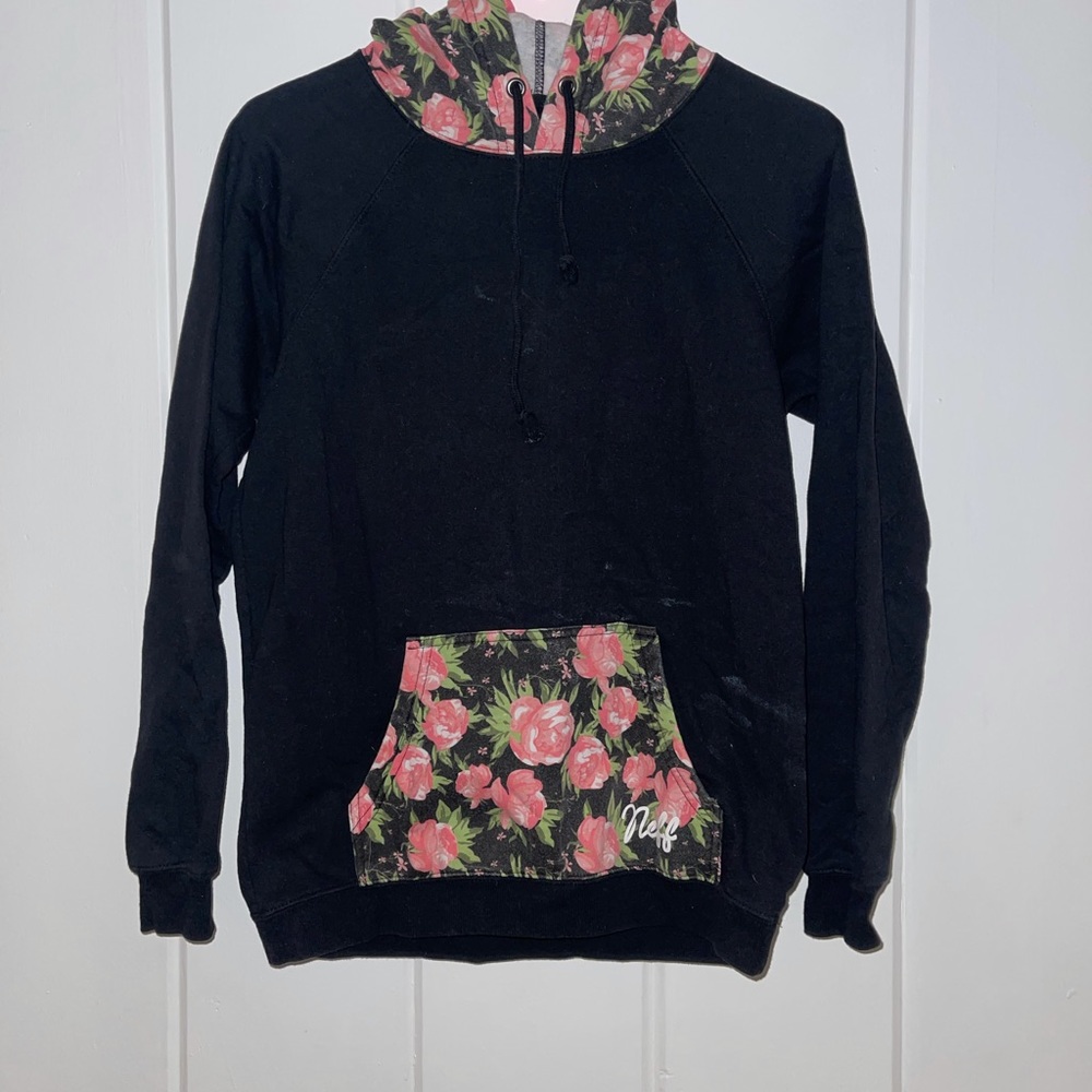 Neff Women’s black skater sweater